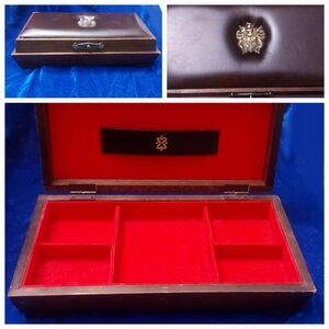 Elegant Padded Brown Leather Topped Accessory Box With Coat of Arms Emblem